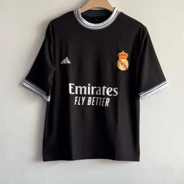 REAL MADRID SPECIAL EDITION BLACK TSHIRT JERSEY EMBROIDERY FIVESLEEVE