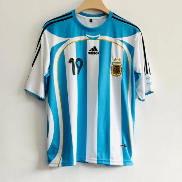 ARGENTINA 2006 HOME KIT MESSI FIVESLEEVE EMBROIDERY