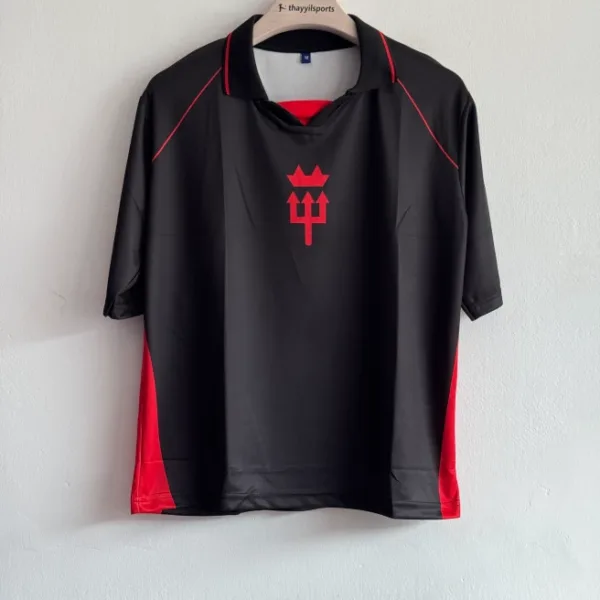 RED DEVILS RETRO FIVESLEEVE POLO